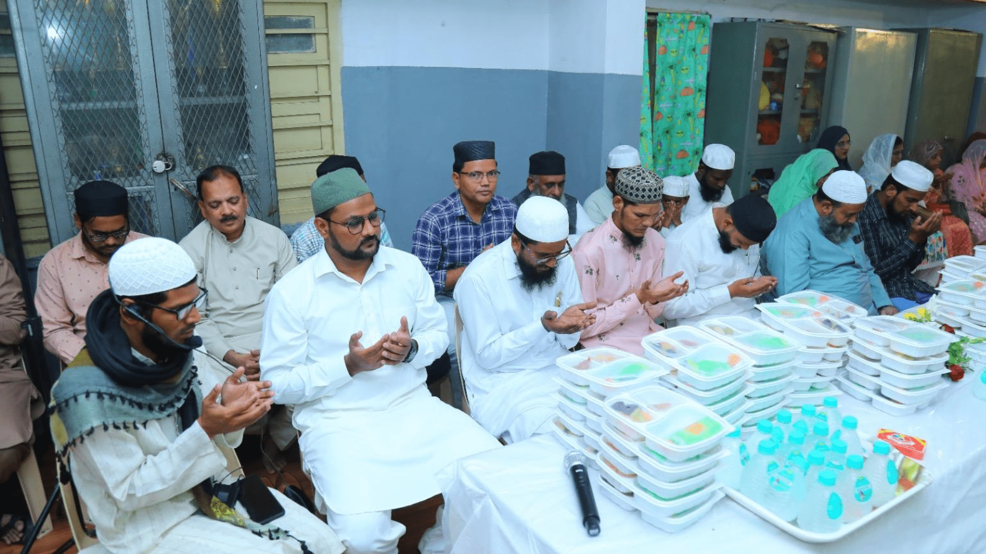 Dawat-e-Iftar with Staff (2)